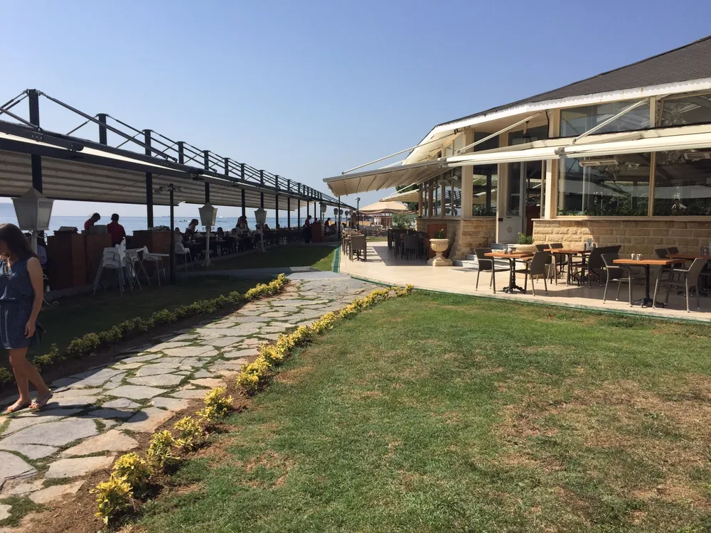Romantika Cafe & Restaurant